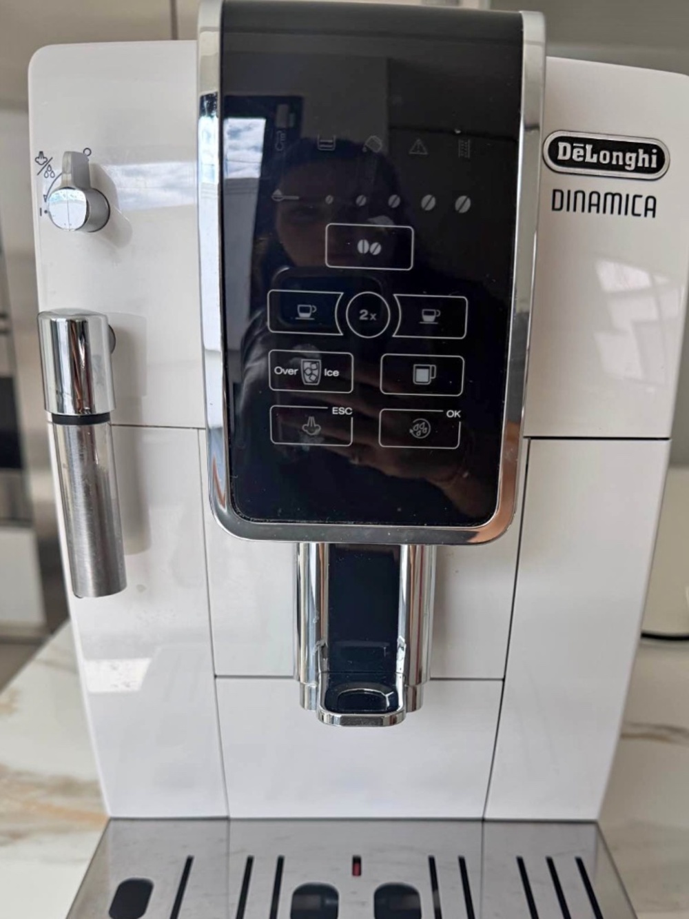 Delonghi Dinamica Coffee Machine